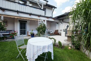 Traumhafte 3-Zimmer Wohnung Parterre mit Garten und Terrasse in der Nähe vom Starnberger See