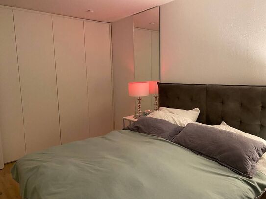 Modern design apartment in Munich's trendy district - centrally located, but very quiet!