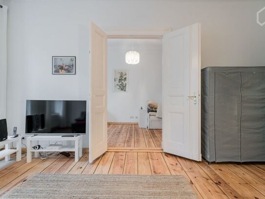 Pretty & spacious old building apartment with balcony, Berlin - Amsterdam Apartments for Rent