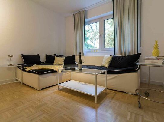WG-ZIMMER: Modische, liebevoll eingerichtete Wohnung in Frankfurt am Main