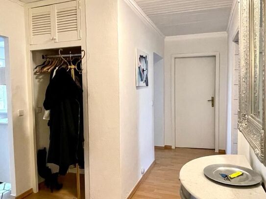 Bright, lovingly furnished 3 room apartment with balcony in Steglitz