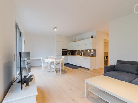 Helle Luxuswohnung am Lietzensee / Charlottenburg mit Parkplatz, zwei Balkonen, Ku'damm/Savignyplatz und Zoo in der Nae…