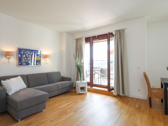 Sonniges und modernes 2 Zimmer- Penthouse in Berlin Mitte mit Dachterrasse und Tiefgaragenstellplatz