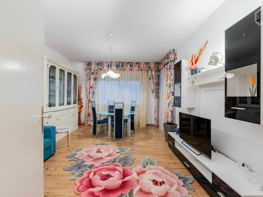 Exklusives Stadtleben in Berlin-Neukölln: Elegante 3-Zimmer-Wohnung mit Balkon und urbanem Flair