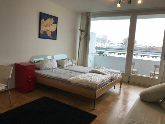 Gemütliches 1-Zimmer-Apartment mit Balkon am Münchener Petuelpark
