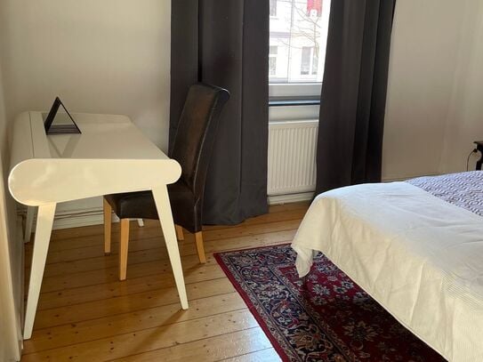 Centrally Located 3-Room Apartment – Furnished & Move-In Ready, Dusseldorf - Amsterdam Apartments for Rent