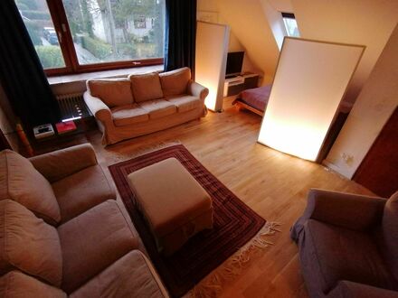 Maisonette Appartment in Hamburg-Wellingsbüttel | Maisonette apartment - with attic bedroom