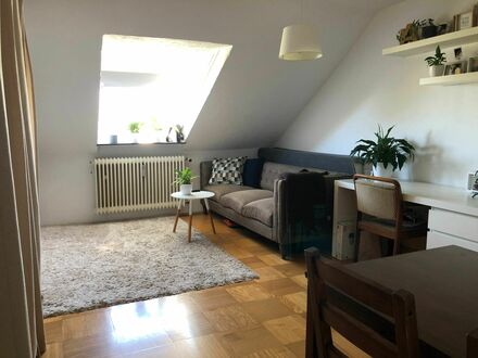 Modisches und helles Loft