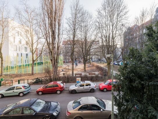 Charming, modern, light home with balcony in Schöneberg