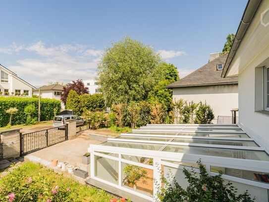 Spacious semi-detached house with a private garden in Berlin Pankow - Niederschoenhausen