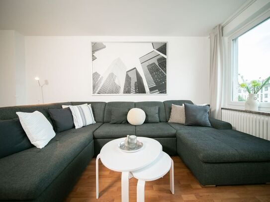 Spacious Apartment - Ideal for Couples - with Rheintower View & Winter Garden., Dusseldorf - Amsterdam Apartments for R…