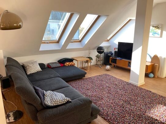 Spacious 5-room apartment in the polar residential district of Pankow/Weißensee, just 10 minutes from Alexanderplatz, B…