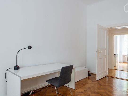 Charming, stylishly furnished old building apartment in the middle of Charlottenburg