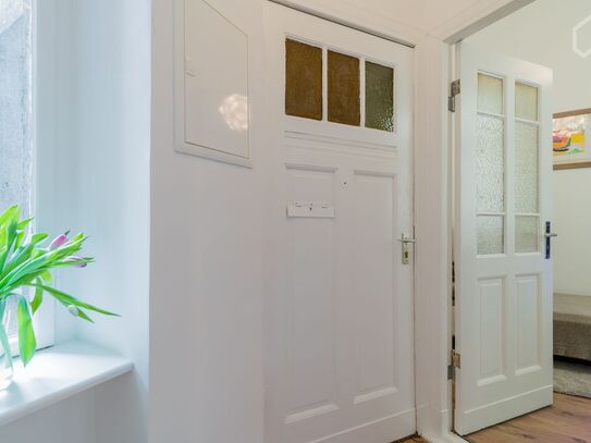 Quite apartment with original wooden floor on a side street of Kurfürstendamm, Berlin - Amsterdam Apartments for Rent