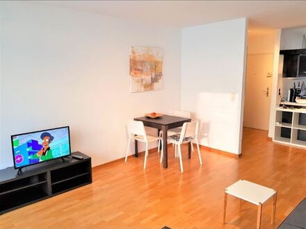 2-Zimmer-Apartment mit Balkon direkt im Zentrum am Rotebühlplatz an S-Bahn Stadtmitte | 2 room apartment with balcony d…