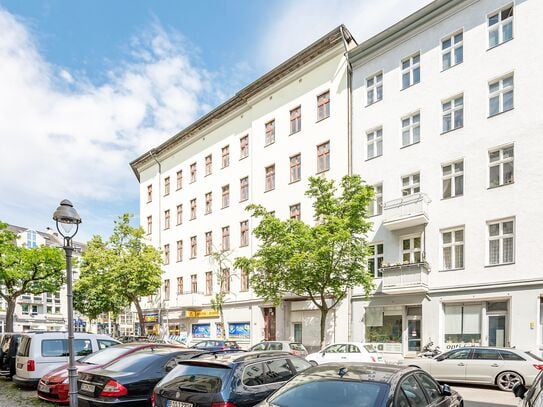 Newly furnished apartment in Berlin Charlottenburg for 6 people