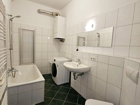 spacious & newly renovated 1 BR attached to the Kurpark