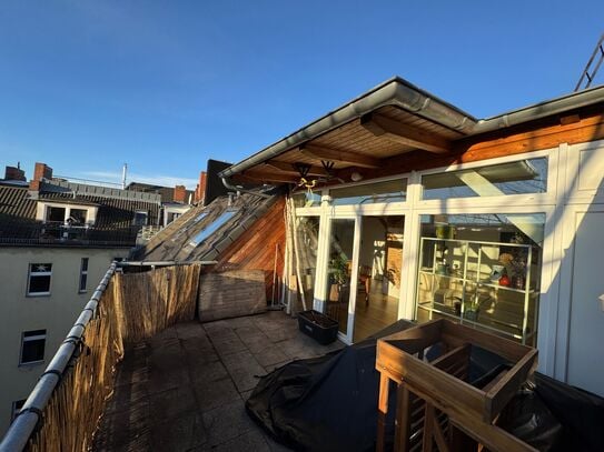 Wunderschöne Dachgeschosswohnung mit Dachterrasse in Berlin Neukölln direkt am Tempelhofer Feld (Schillerkiez)