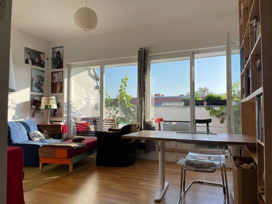 Großartige und liebevoll eingerichtete Wohnung mit Balkon in Wedding/Mitte