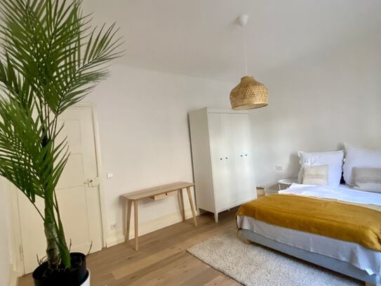 First occupancy! Beautiful and bright old building apartment in Stuttgart South