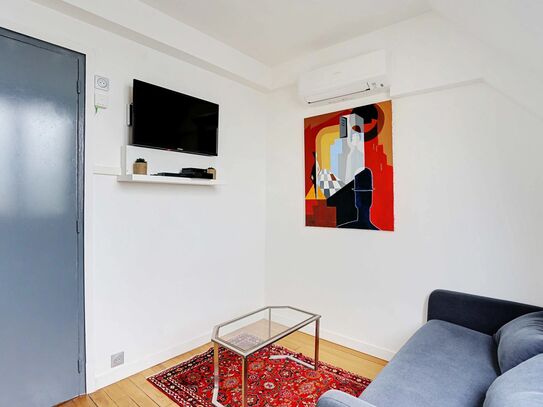 17m2 flat close to the Arc de Triomphe and the Bois de Boulogne!