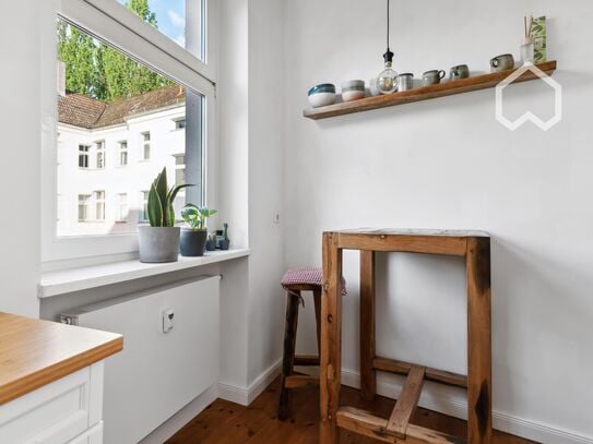 Urban Chic: Stylish 1-Room Apartment with a balcony in Friedrichshain