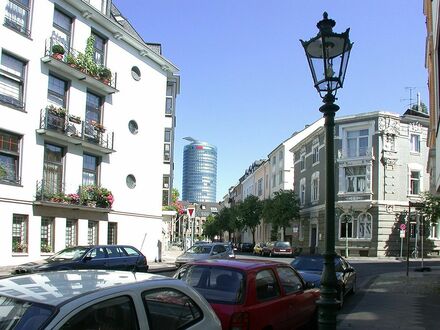 Ruhiges Business Appartemnt mit WiFi und gr. Balkon , Lage nach hinten raus