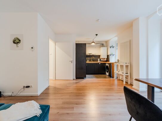 Charming Ground Floor Apartment with Private Terrace and Cozy Garden, Berlin - Amsterdam Apartments for Rent