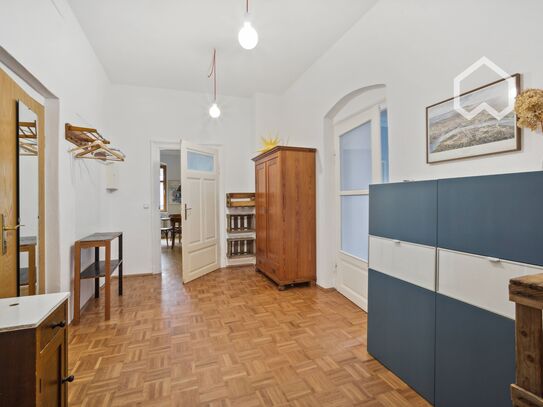 Bright, charming flat in top location with 2 terraces