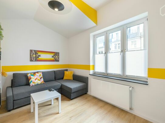 Gemütliches, helles Apartment mit hochwertiger Möblierung in Düsseldorf