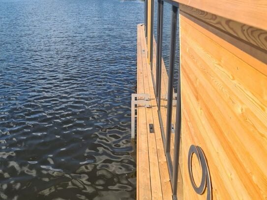 Stylish and luxurious Floating Home (Houseboat) with sauna in the centre of Potsdam