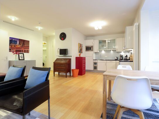 Wonderful and modern suite am Kollwitzplatz Prenzlauer Berg with underground parking place