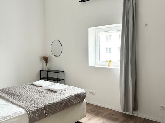 Bright loft 8 minutes from Downtown - train stop in front of the door - 10 to the main station