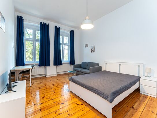 Modern, fashionable suite (Pankow)