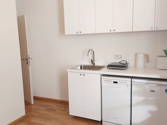 Neu renovierte zwei Zimmer apartment, warm, 1mins zu Fuß zur Rotkreuzplz-Ubahn - Neuhausen