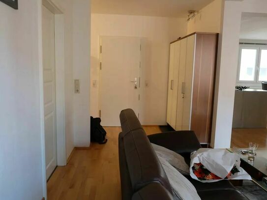 Neuwertige 4-Zimmer-Wohnung mit Balkon und Einbauküche in Altstadt & Neustadt-Nord