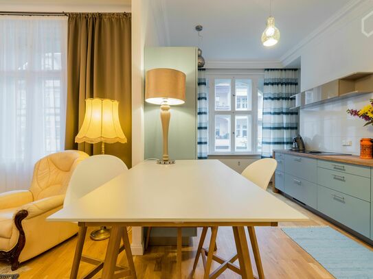 Designer, Erstbezug, schöne, geräumige 3 Zimmer Altbau Wohnung, vollmöbliert SPANDAU ALTSTADT, nah zum Bahnhof, Arcaden