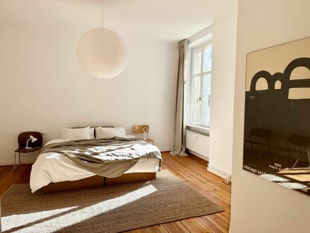 Großzügige 100qm 3 Zimmer mit Altbau-Charme von 1900 mit Balkon und Lift