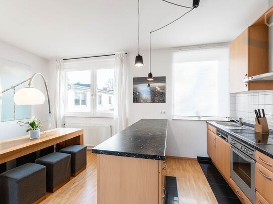 Air-conditioned penthouse studio with amazing Taunus view and great interior