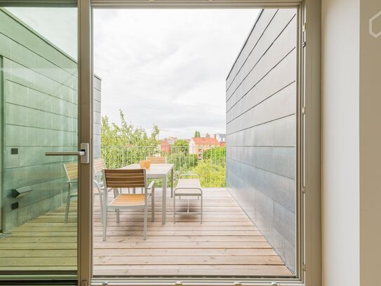 156sqm Designer Penthouse Apartment in Friedrichshain - with 2 verandas and a rooftop terrace and amazing views over Be…