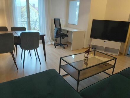 Schöne, ruhige Wohnung im Grünen | Beautiful, quiet 2 Room Apartment close to Karl Heine Channel