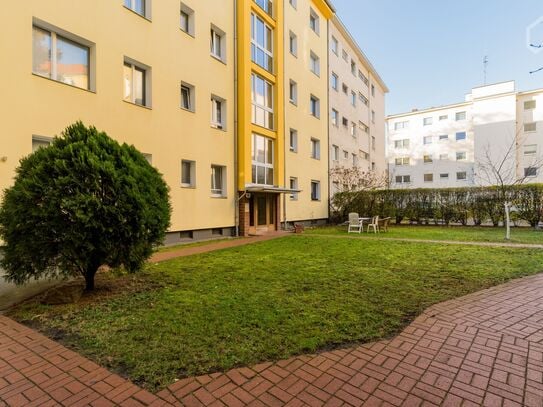 Beautiful 1 bedroom apartment with balcony on top floor