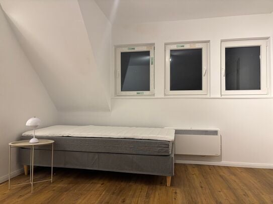 Very modern | up to 8 pers. | center Neugraben | parking | 50” TV