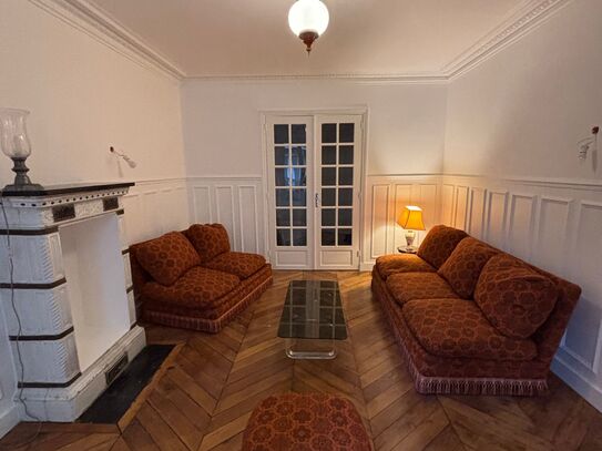 Charming haussmanien 3/4 rooms apartment in little india