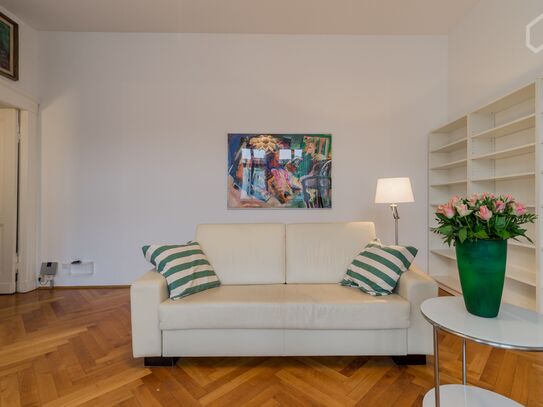 Neat, pretty apartment in wonderful area of Berlin - next to Ku'damm - central but quiet!