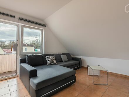 Stylisch eingerichtete, ruhige 2 Zimmer Dachgeschosswohnung mit Balkon (60qm) in Bad Vilbel | Stylishly furnished, quie…
