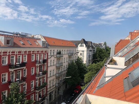 Geräumige, moderne 2-Zimmer-Dachgeschosswohnung in Neukölln