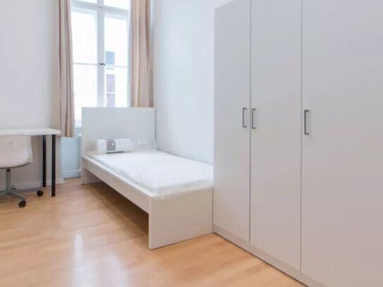 Gemütliches Zimmer in 3er WG