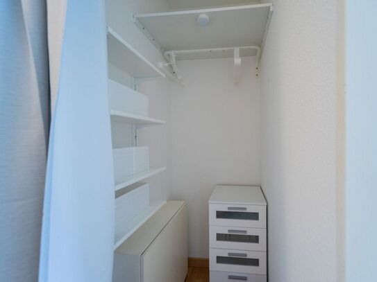 Entire apartment Sunny, cozy studio with balcony at Volkspark Friedrichshain in Berlin-Prenzlauer Berg, Berlin - Amster…