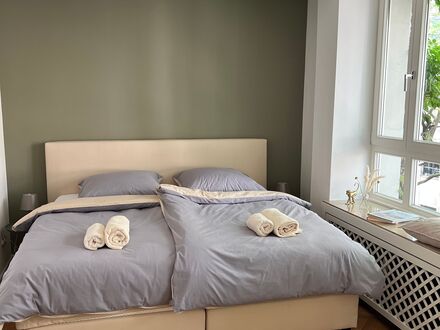 Schöne und zentrale 2-Zimmer Wohnung | Beautiful and central 2-room apartment